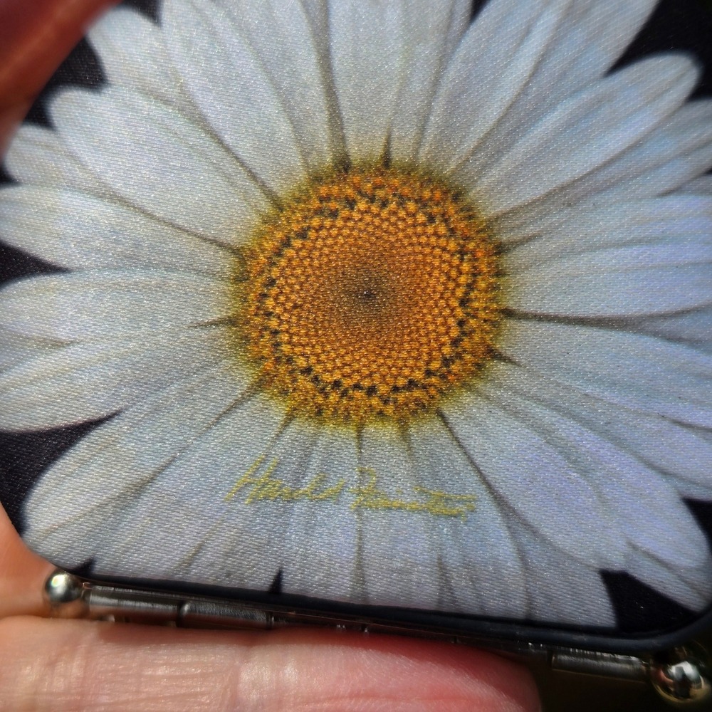 Harold Feinstein Compact Mirror 3" Daisy Floral Kiss Lock Double Sided Black - Picture 2 of 8